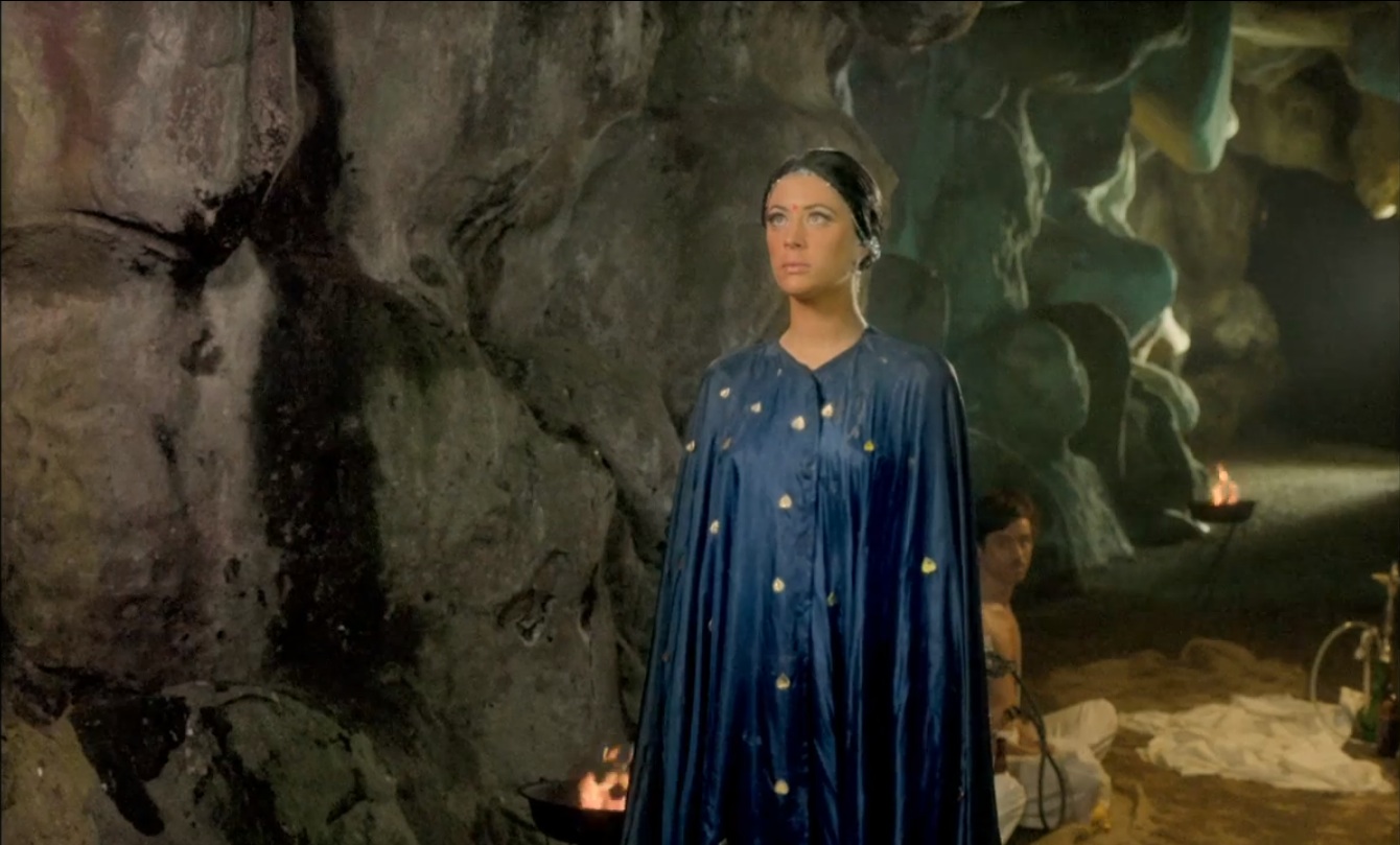 Le remake en clip de la scène du serpent du “Tombeau hindou”